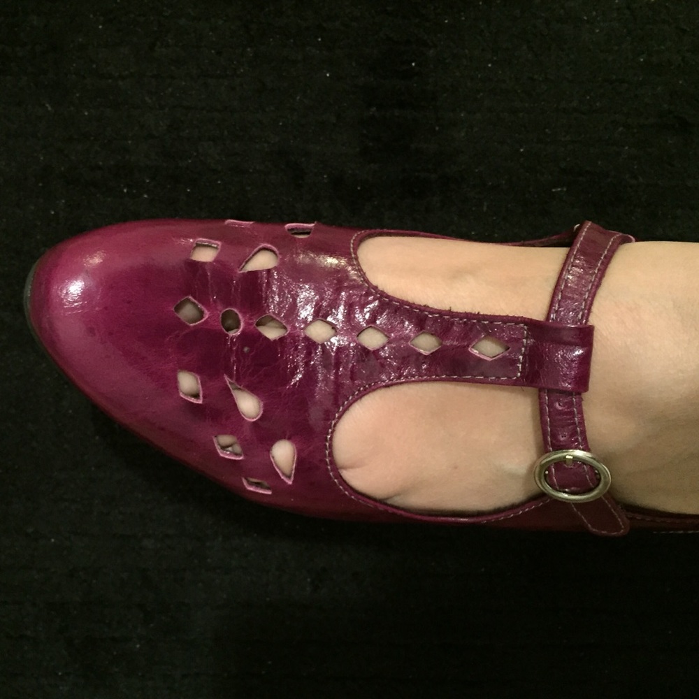 Flapper Leather Sandals - Picture 4 of 4